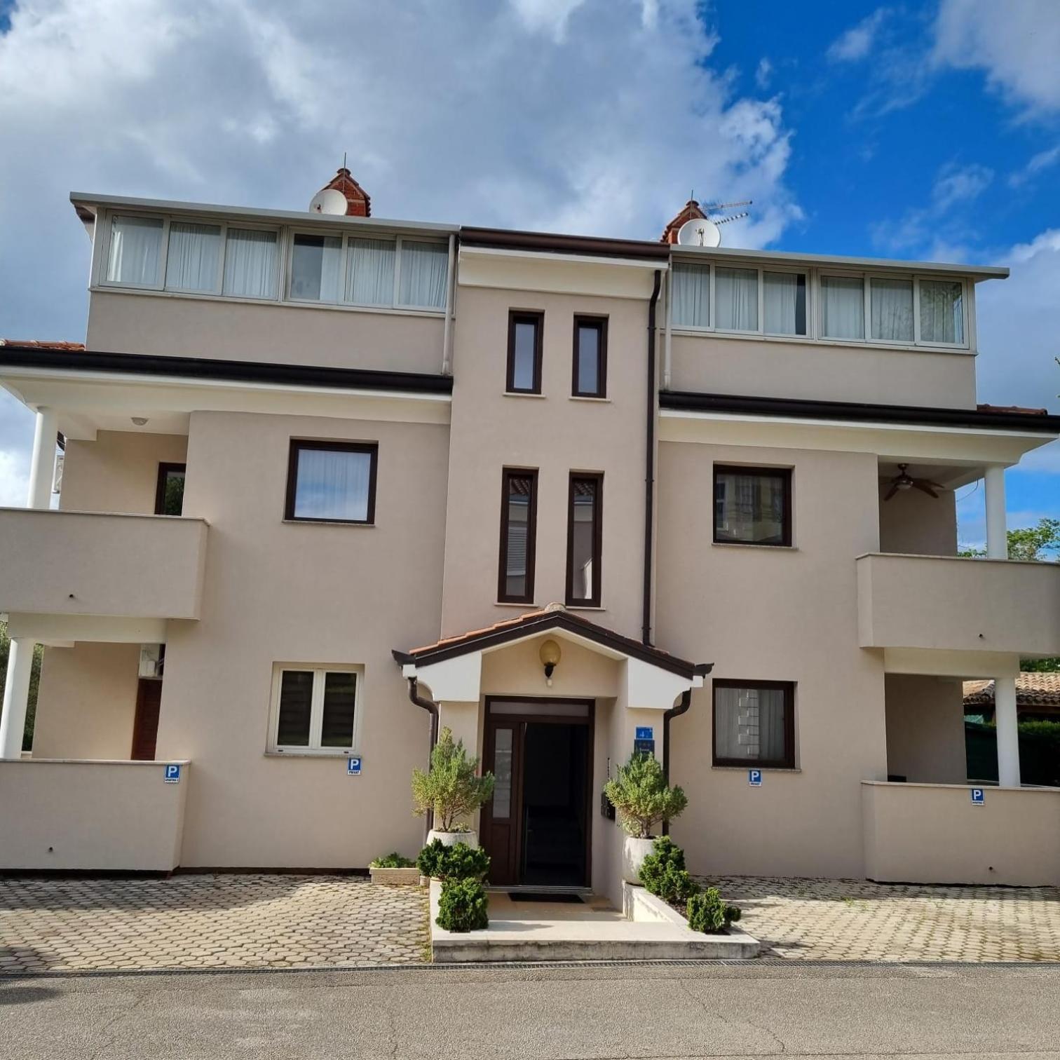 Apartments Krizine 우마그 외부 사진